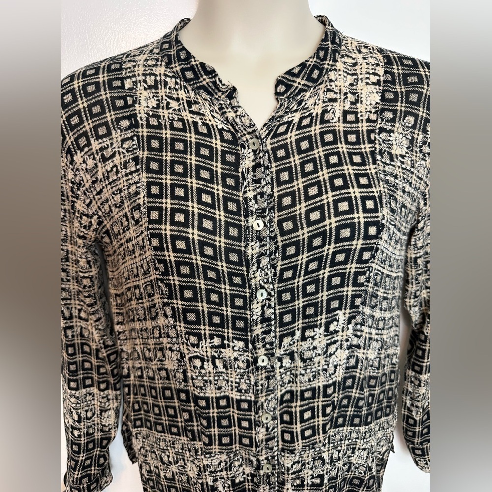 Free People boho flowy long sleeve button down geometric size XS #1591 - Picture 2 of 8